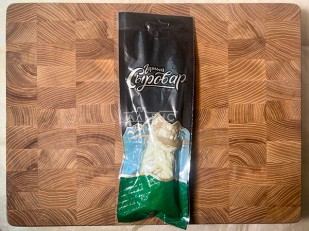 Сыр 100 гр ГОРНЫЙ СЫРОВАР (Косичка): Сыр 100 гр ГОРНЫЙ СЫРОВАР (Косичка с укропом и чесноком)