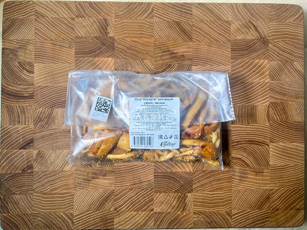 Сыр 150 гр ГОРНЫЙ СЫРОВАР (Ассорти копчёный с укропом и чесноком) во Фрязино