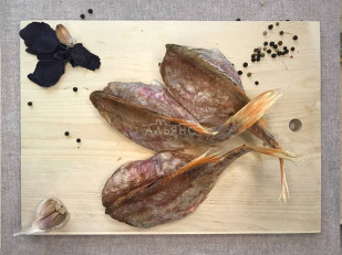 Арахис в глазури со вкусом черная икра: Окунь морской вяленый